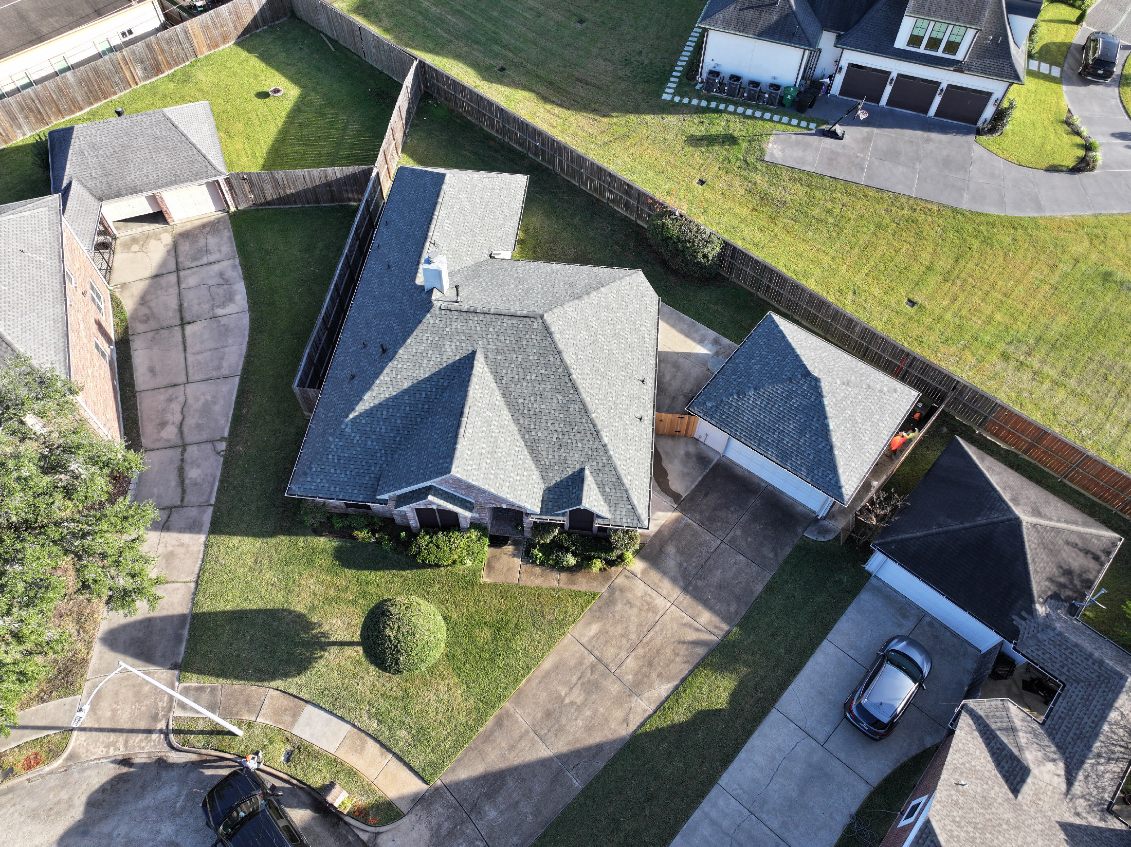 Gray asphalt shingle roof replacement